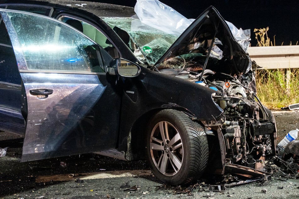 Drei der vier verletzten Personen mussten von der Feuerwehr aus den Autowracks befreit werden.