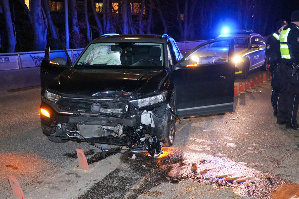 Frontalcrash: 63-jähriger Autofahrer verwechselt Spuren und wird schwer verletzt