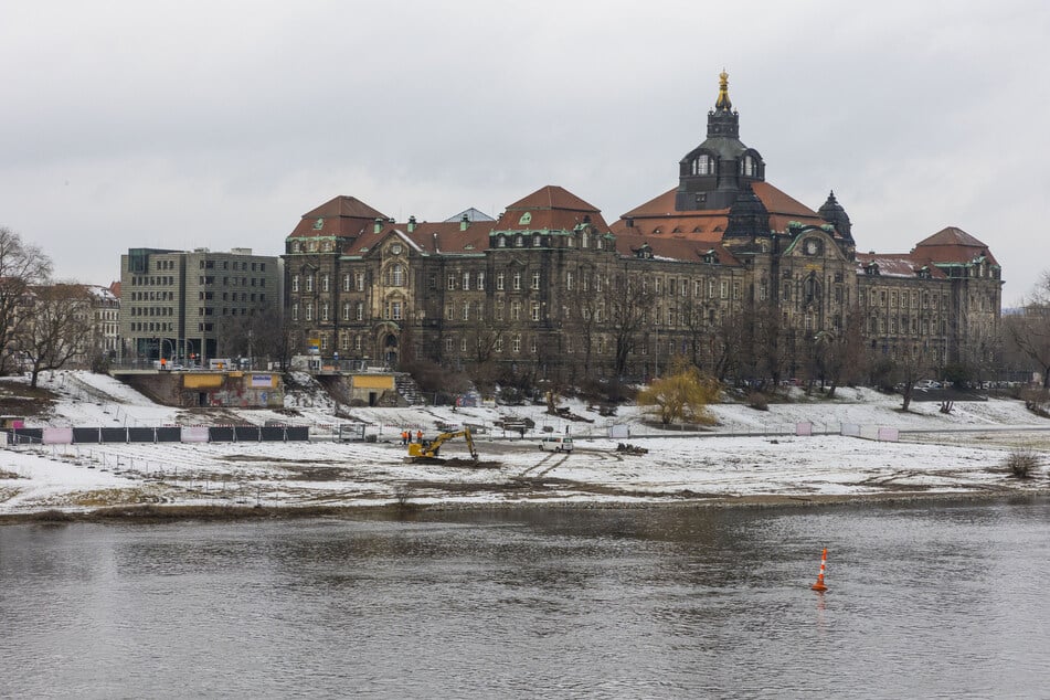 Der Bereich, in dem sich die Bomben befinden könnten, ist aufgrund der Bauarbeiten aktuell abgesperrt.