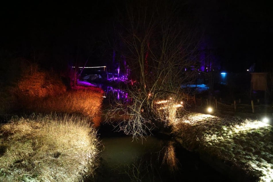 Auch die Außenanlage ist beleuchtet.