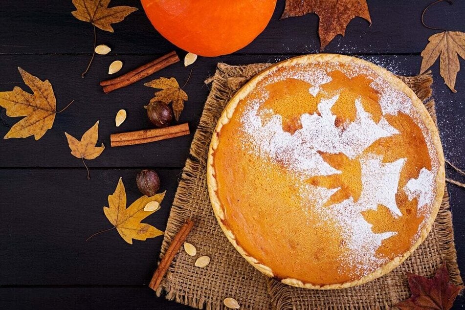 Saftiger Kürbiskuchen ist schnell zubereitet und ein Muss in der Herbstzeit.