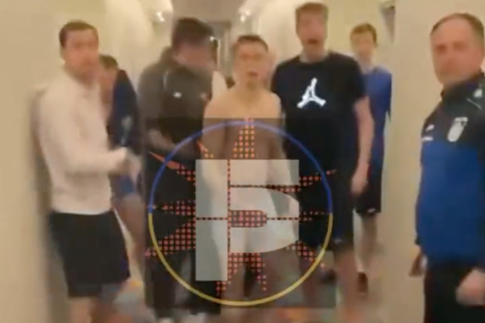 Videos der Schlägerei im Mannschaftshotel wurden vom ukrainischen Fußballblog Zorya Londonsk verbreitet.