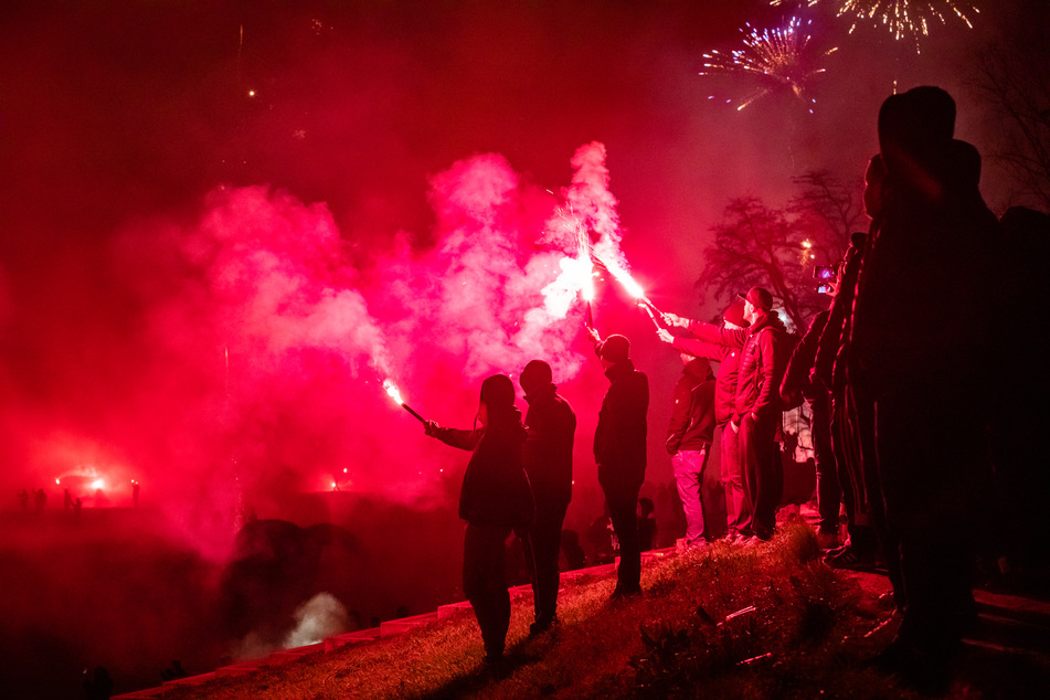 Sportgemeinschaft Dynamo Dresden“-Feuerwerk - Faszination Fankurve