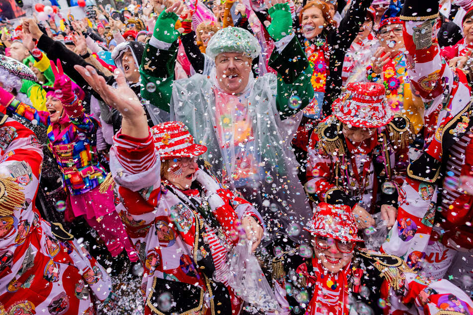 Die Karnevalssession beginnt traditionell am 11. November und endet am Aschermittwoch (5. März).