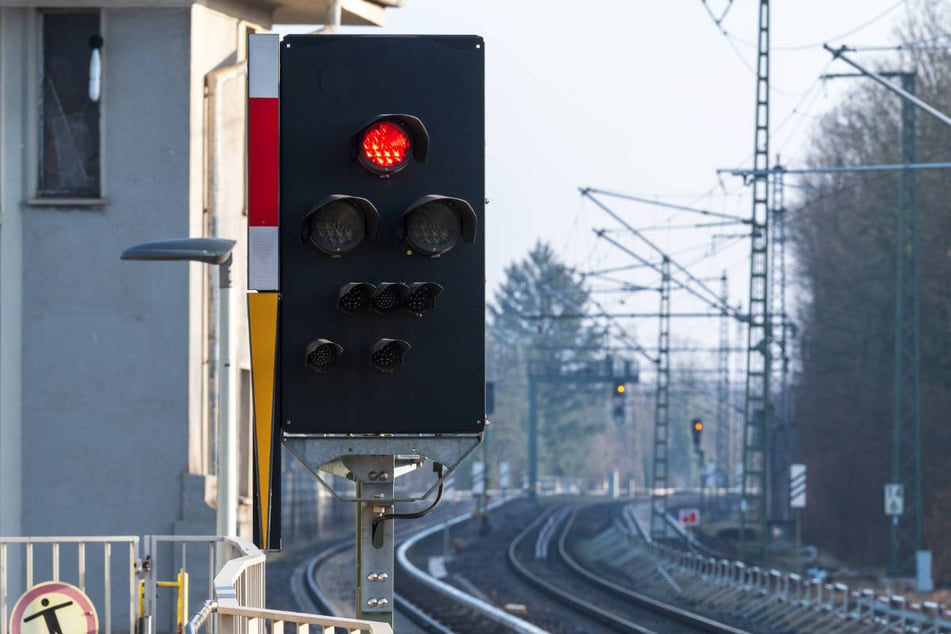Die Reparatur an einem Signal hat am Dienstagmorgen zu Verspätungen und Ausfällen bei der S-Bahn geführt. (Symbolfoto)
