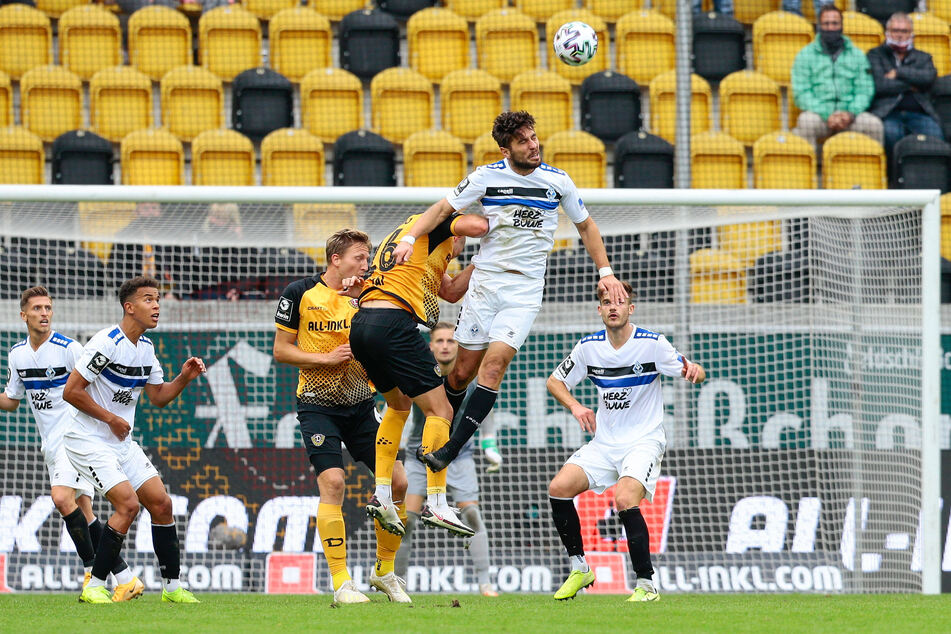 Andis Shala, hier im Trikot von Waldhof Kopfballsieger gegen den Dresdner Sebastian Mai, wird am Samstag in Grimma sein Debüt für den Chemnitzer FC geben.