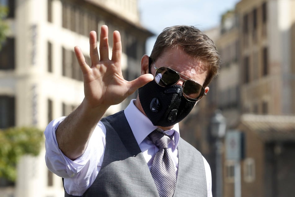 Tom Cruise (58) apparently takes coronavirus safety measures very seriously.