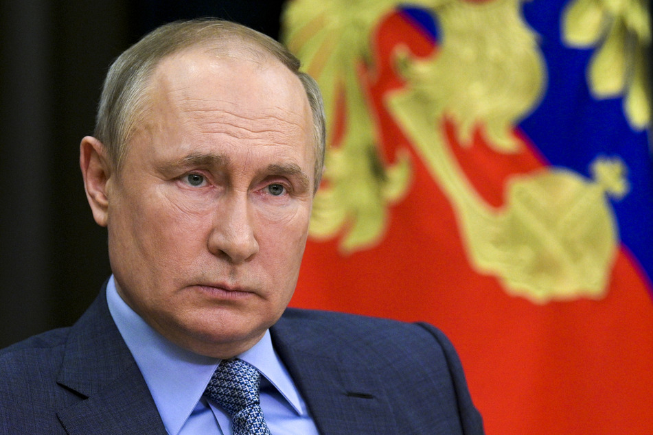 Wladimir Putin (69), Präsident von Russland, will Ärzten weiterhin Prämien zahlen.
