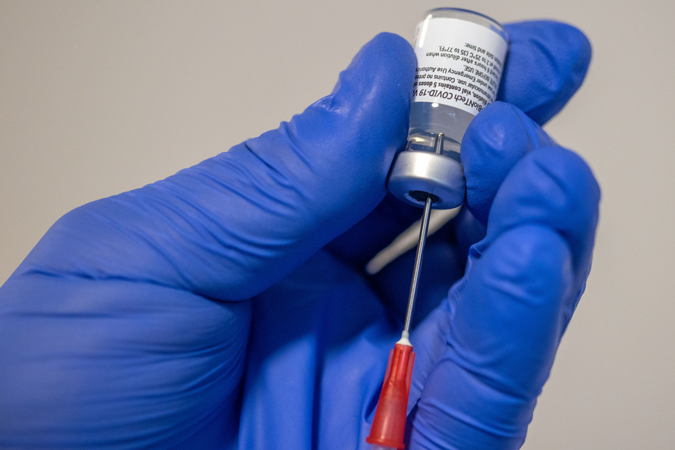 In Nordrhein-Westfalen wurden nach einem Tag bereits knapp 10.000 Menschen gegen das Coronavirus geimpft.