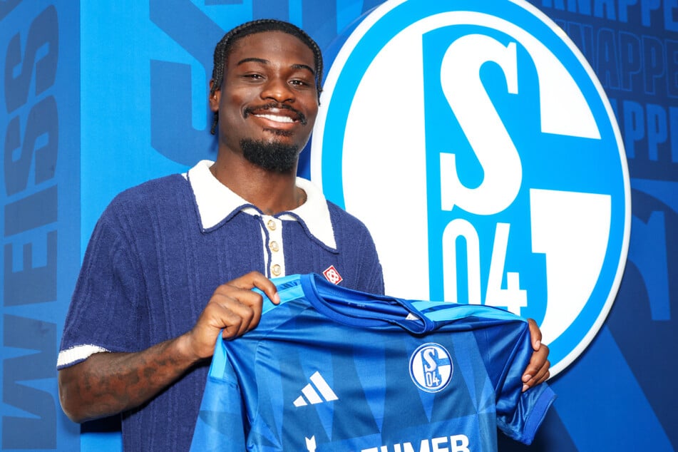 Der Mittelfeldspieler hat sich dem FC Schalke 04 angeschlossen.