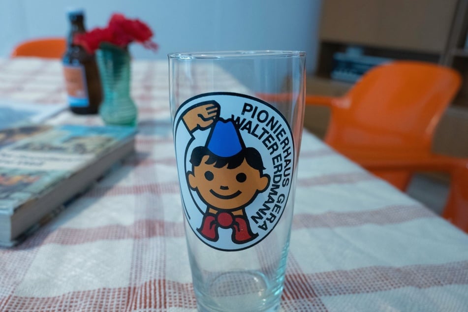 Auch das Pionier-Limoglas ist noch ein Original.
