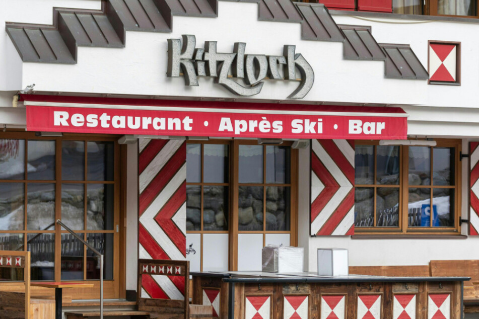 Die Aprés-Ski-Bar "Kitzloch", eines der angesagtesten Après-Ski-Lokale des Ortes.