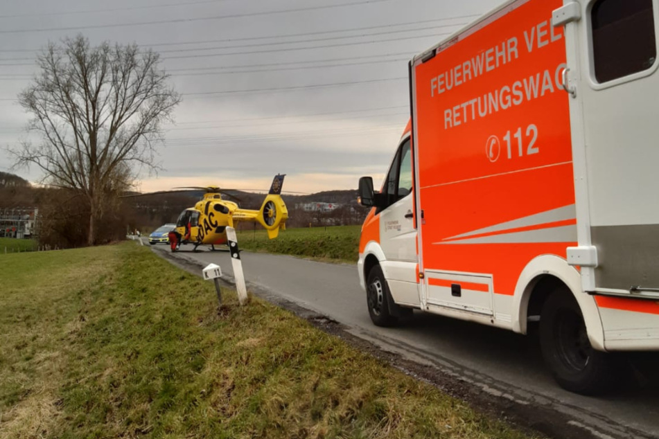 Weil der Zustand eines Patienten an Bord eines Hubschraubers sich plötzlich verschlechterte, kaperte der Helikopter einen zufällig erspähten Rettungswagen.