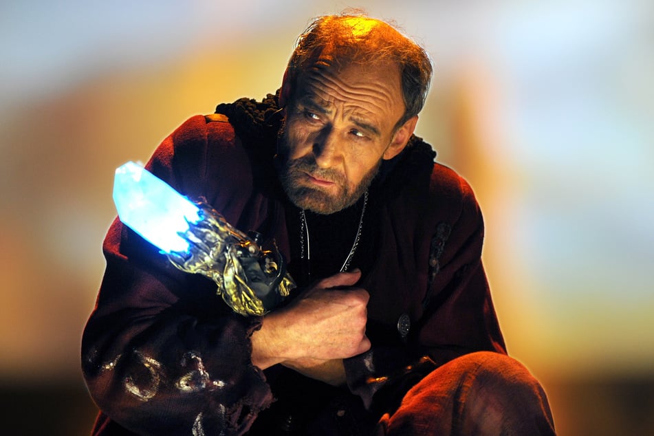 Der Schauspieler war auch als Theaterdarsteller tätig. Im AWD-Dome in Bremen spielte er den Zauberer Merlin in der keltischen Rock-Oper "Excalibur".