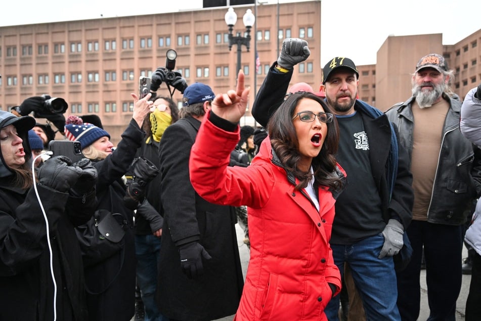 During a recent press conference, Congresswoman Lauren Boebert offered to give a tour of the Capitol to January 6 rioters that Donald Trump pardoned.