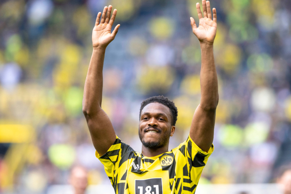 Dan-Axel Zagadou (23) wurde beim letzten Bundesligaspiel von Borussia Dortmund gegen Hertha BSC verabschiedet.