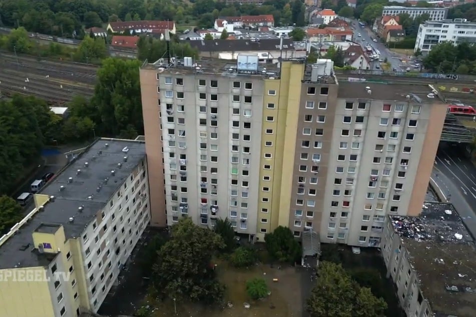 In dem ranzigen Gebäude sind viele Einheiten bereits unbewohnbar.