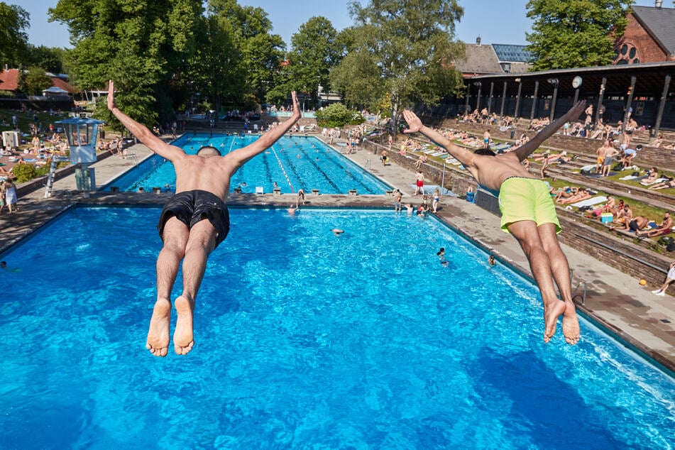 Um im Hamburger Kaifu-Freibad zu schwimmen, zahlen Erwachsene 7,50 Euro Eintritt.