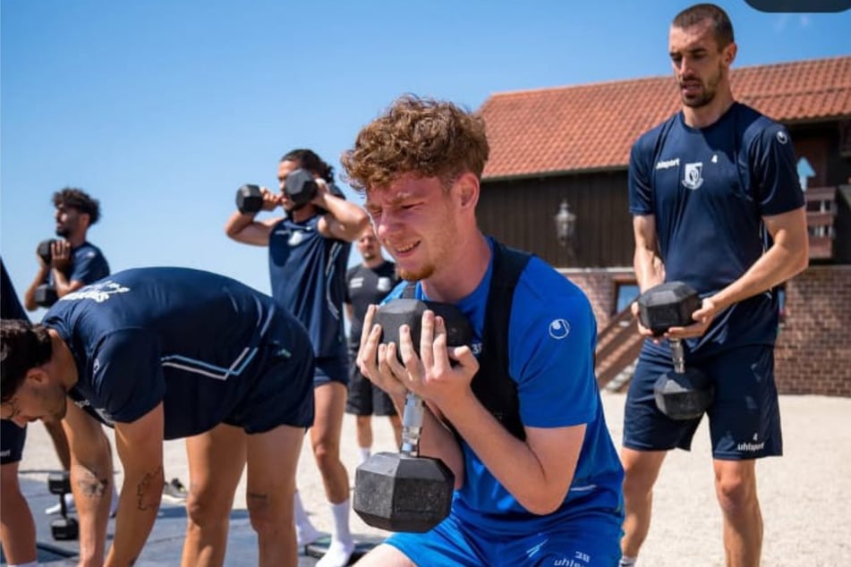 Trotz sengender Sonne gab es beim Krafttraining kein Erbarmen.