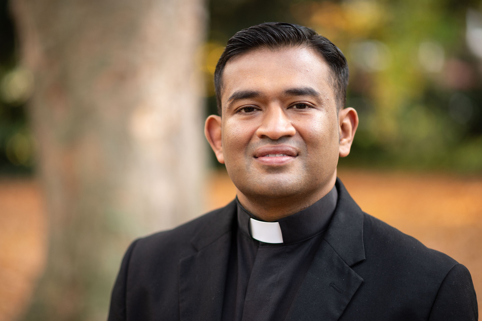 Der Kölner Pfarrer Regamy Thillainathan hatte einen Anruf von Papst Franziskus.