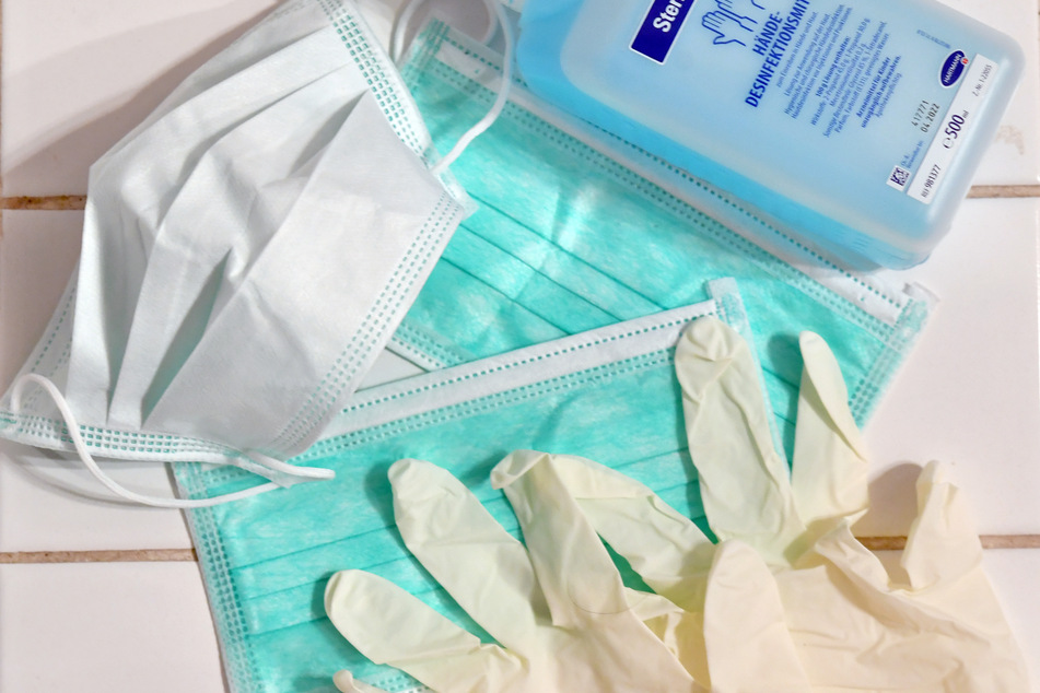 Mundschutzmasken und weiteres Schutzmaterial wird in vielen NRW-Kliniken gebraucht.