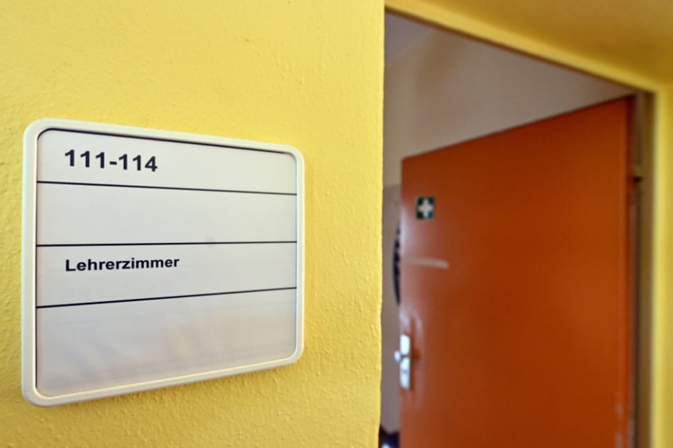 Durch Abordnungen von Lehrern soll der Unterrichtsausfall reduziert werden.