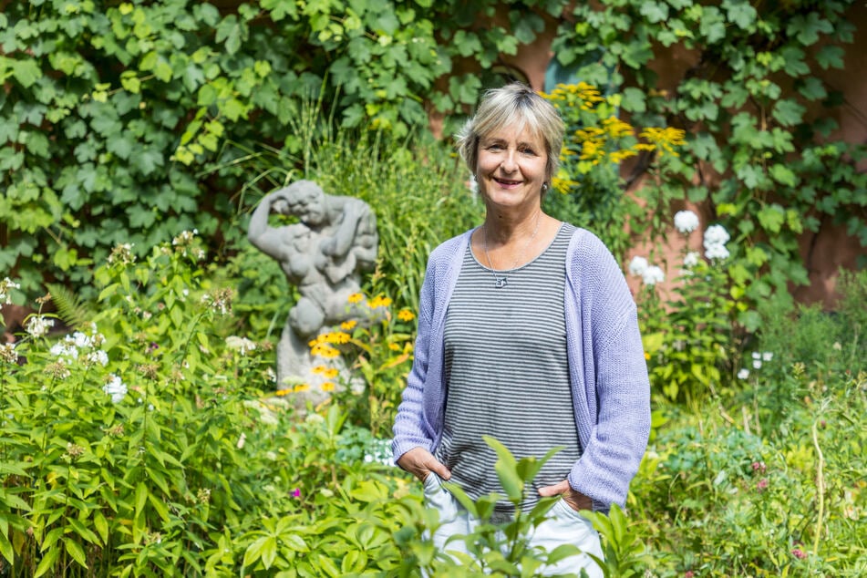 Janina Kracht (60) ist seit der Jahrtausendwende als Malerin im Atelierhaus Edmund Moeller tätig.