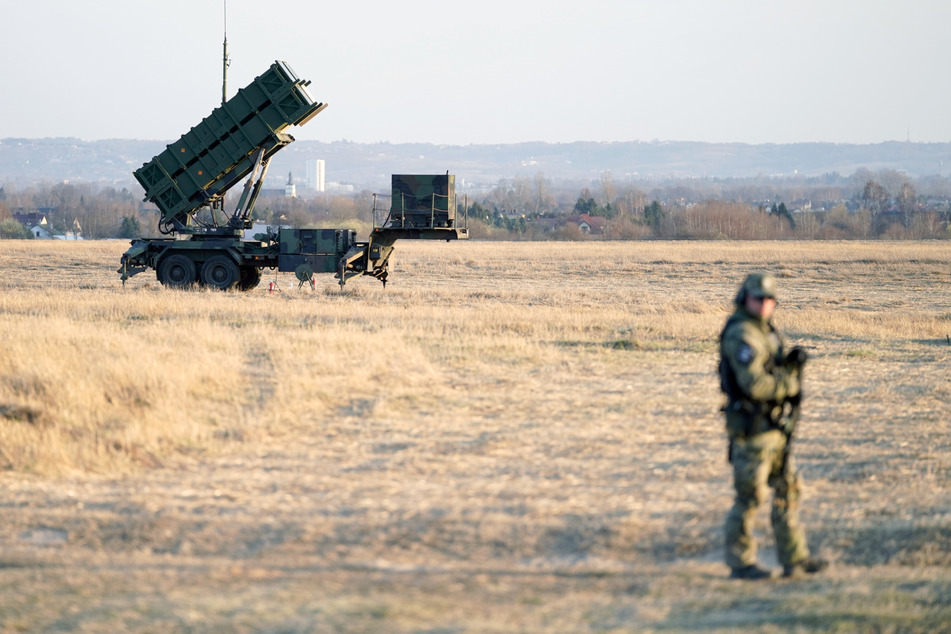 Ein Patriot-Flugabwehrraketensystem könnte die Ukraine vor russischen Angriffen schützen. Die deutsche Bundesregierung ist aber dagegen, von Nato-Gebiet aus in den Konflikt einzugreifen.