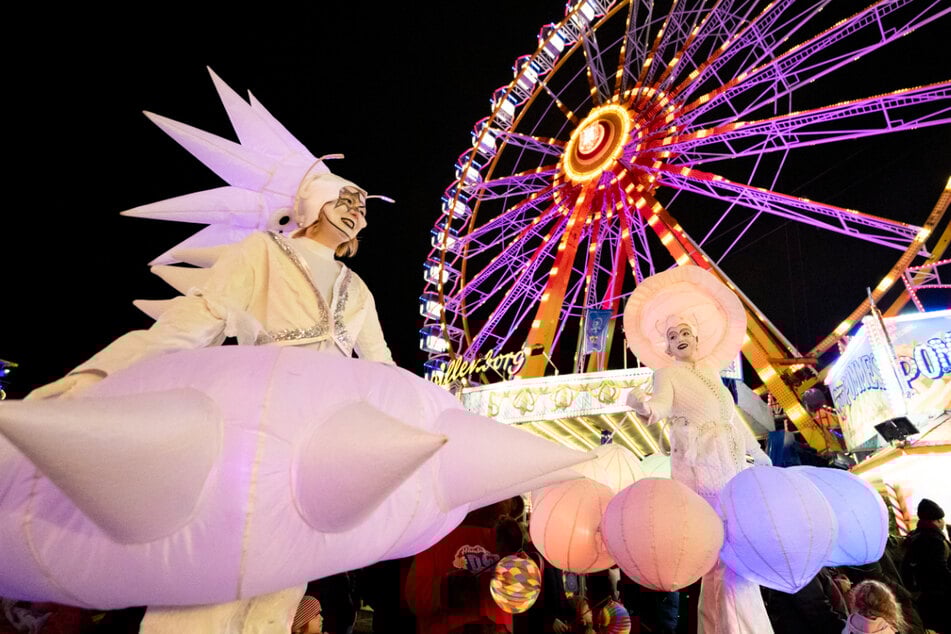 Der Hamburger Winterdom bietet echtes Volksfest-Feeling mit Erlebnissen, die unvergessen bleiben.
