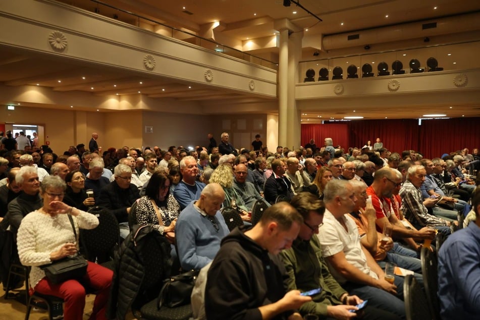 Gut besuchtes Haus Leipzig: Die Leute hatten richtig Lust auf einen "runden Abend" mit Reiner Calmund.