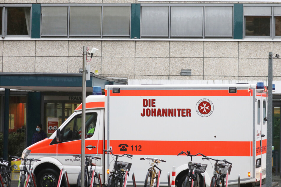 Der Senior kam ins Krankenhaus, wo er am Mittwochmorgen verstarb. (Symbolbild)