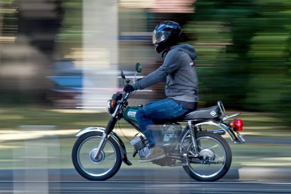 Der 15-Jährige musste im Krankenhaus behandelt werden. (Symbolbild)