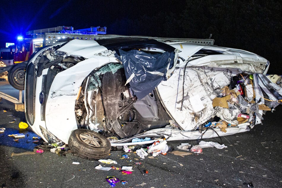 Der Crash ereignete sich gegen 22 Uhr am Donnerstag, fünf Autos waren an dem Unfall beteiligt.