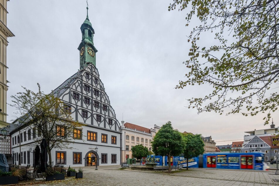 In diesem Jahr findet das Sommerkino auf dem Hauptmarkt, direkt neben dem Rathaus statt.