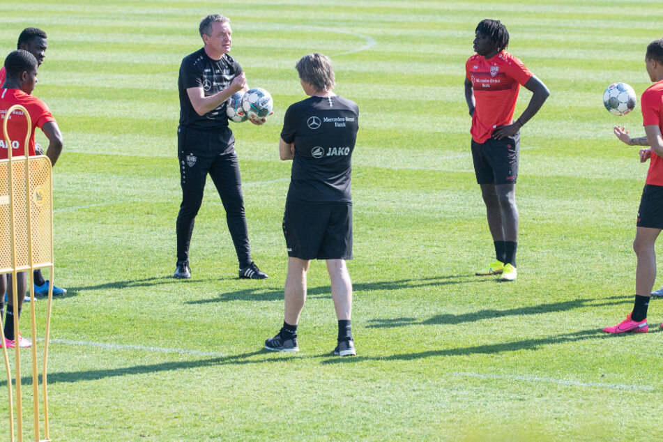 VfB-Kicker beim Training auf dem Clubgelände an der Mercedesstraße.