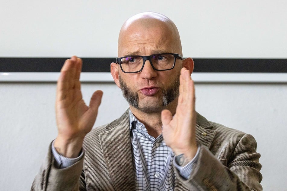 Baubürgermeister Thomas Kütter (50, parteilos) notierte sich Anliegen der Anwohner.