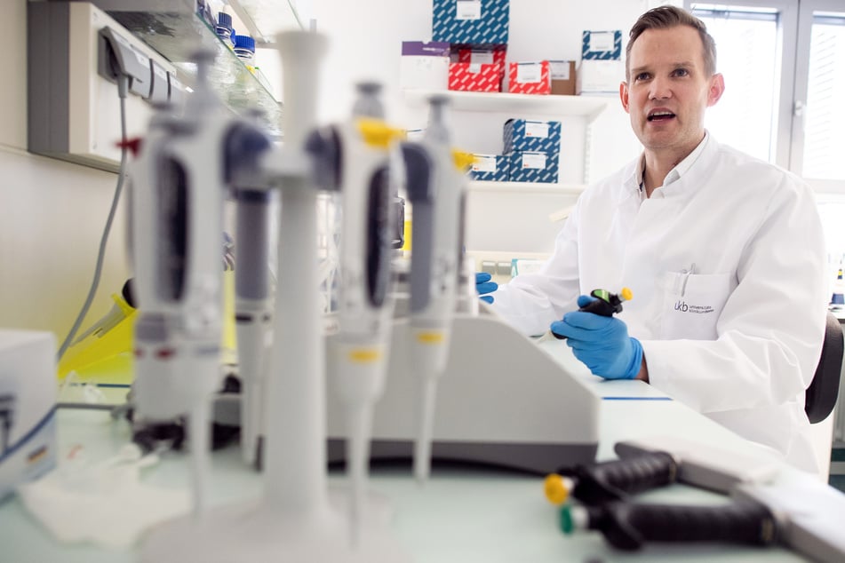 Hendrik Streeck (42) macht Mut im Kampf gegen das Coronavirus.