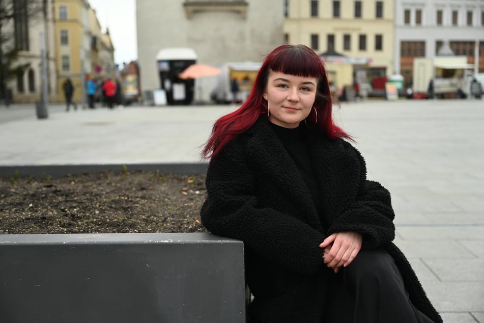 Samara Schrank (21, Linke) fürchtete in der Nacht um ihr Leben, trug eine Gehirnerschütterung davon.