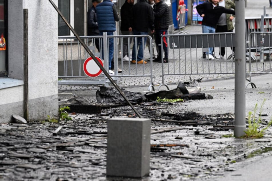 Das Feuer in einem der betroffenen Mehrfamilienhäuser sorgte für immense Schäden.