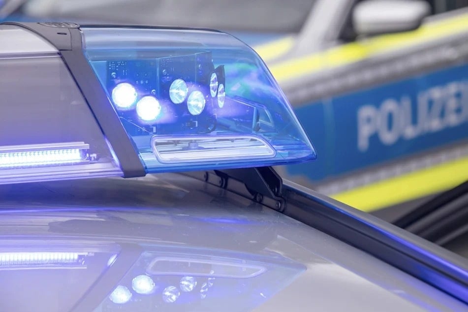Die Beamten unterzogen den Fahrer des Mercedes Sprinter einer Verkehrskontrolle. (Symbolfoto)