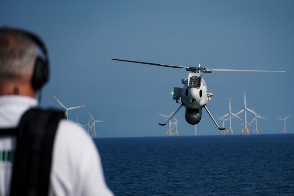Bundespolizei rüstet auf: Helikopterdrohne überführt erste Übeltäter in der Nordsee und stiftet Verwirrung