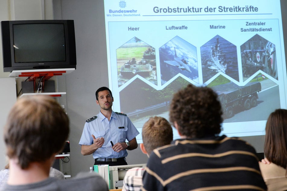 Zahl der Bundeswehr-Besuche in Sachsens Schulen massiv gestiegen