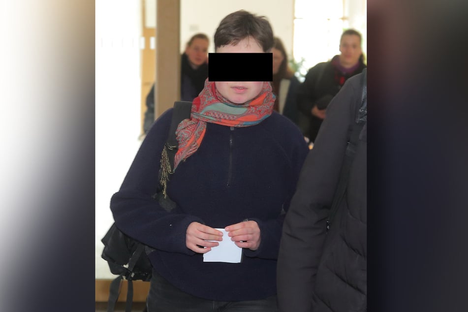 Klima-Aktivistin Konstanze T. (24) erklärte sich im Amtsgericht.