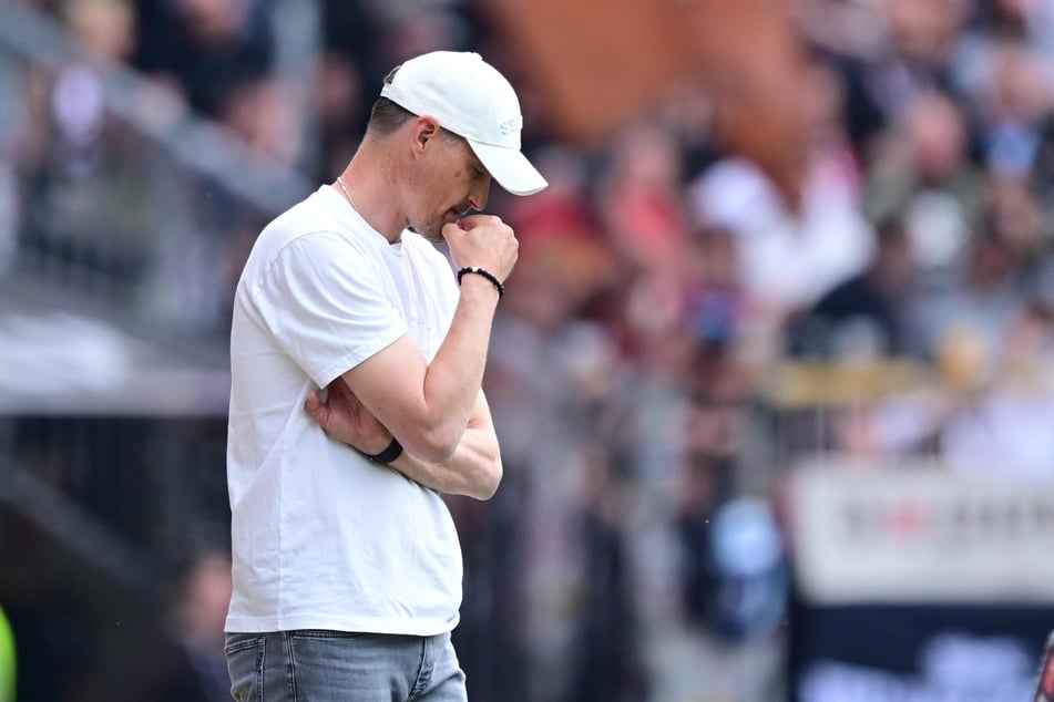 Ratlosigkeit bei Cheftrainer Alexander Blessin. Seine Mannschaft holte auch gegen Mainz keine Punkte.