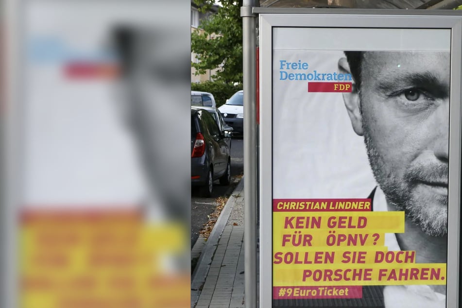 Gefakte Plakate mit Christian Lindner zum 9-Euro-Ticket zieren Düsseldorf