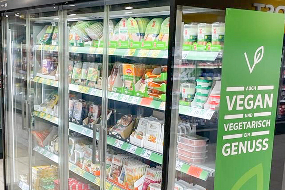In Supermärkten wie Kaufland gibt es inzwischen schon ganze Abteilungen, die ausschließlich veganen und vegetarischen Produkten vorbehalten sind.