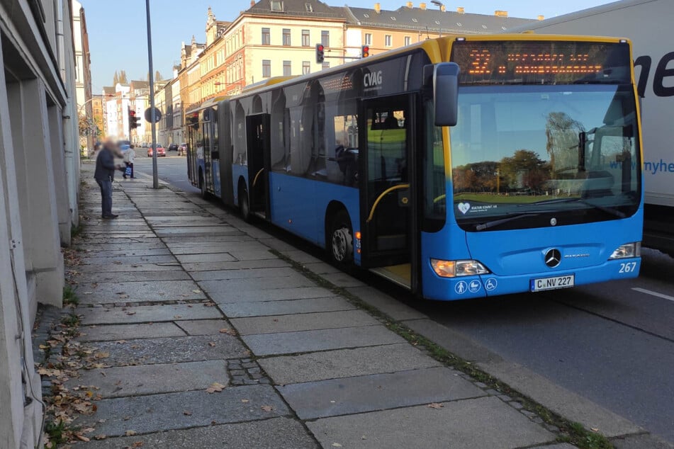 An der Haltestelle "Leipziger Straße" mussten die Fahrgäste den Bus verlassen.