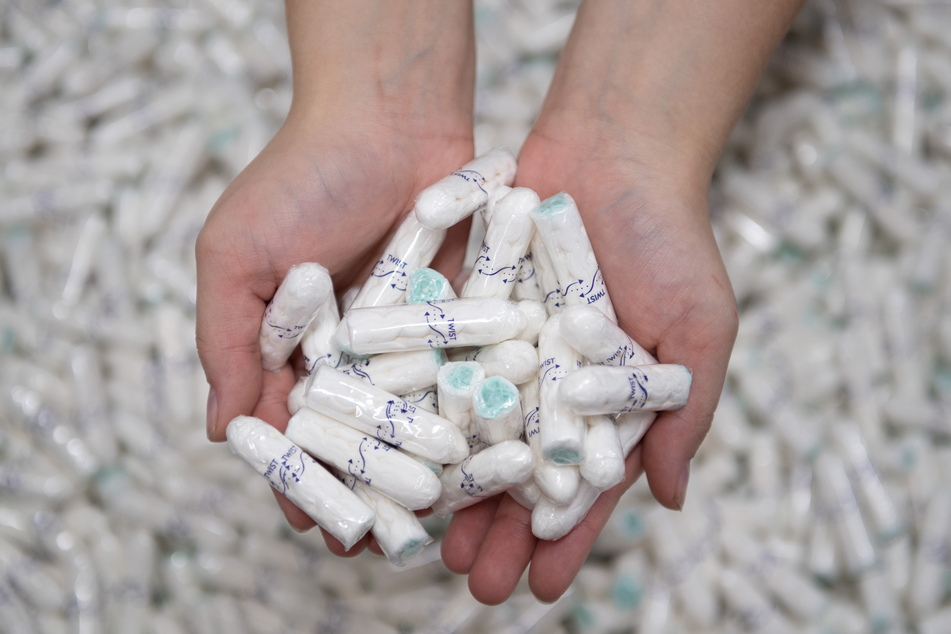 Weil Menstruation kein Luxus ist, fordert die SPD Gratis-Hygieneartikel auf allen städtischen Toiletten.