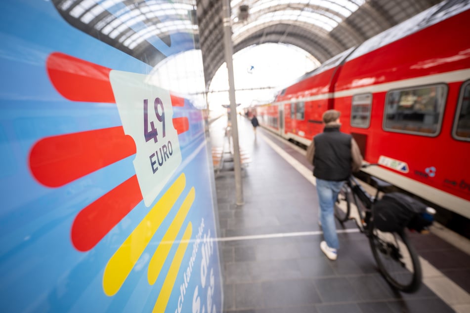 Das Deutschlandticket kostet aktuell noch 49 Euro im Monat.