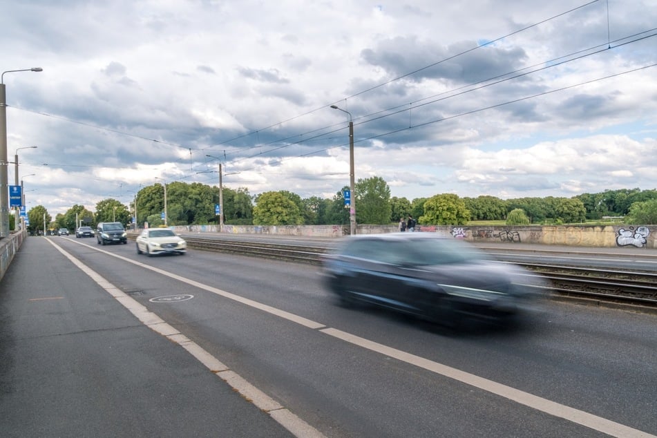 Eine von 30 Kameras wurde an der Zeppelinbrücke im Leipziger Zentrum-West installiert.